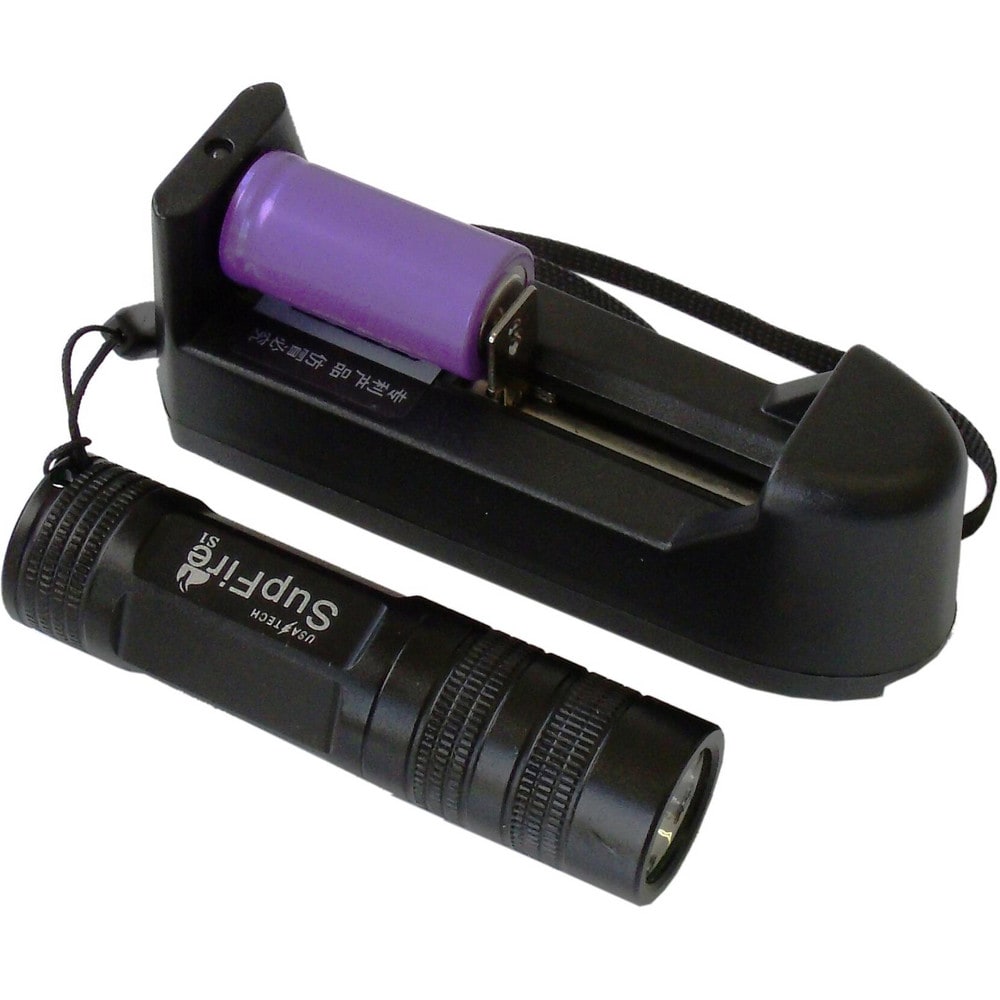 Flashlights, Bulb Type: LED , Material: Aluminum , Run Time: 4h , Lumens: 220 , Number Of Light Modes: 4  MPN:1004400