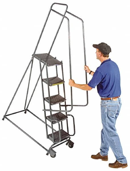 4-Step Steel Step Ladder: 68