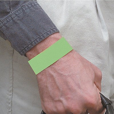 D0077 Wristband Green Numbered PK500 MPN:95103