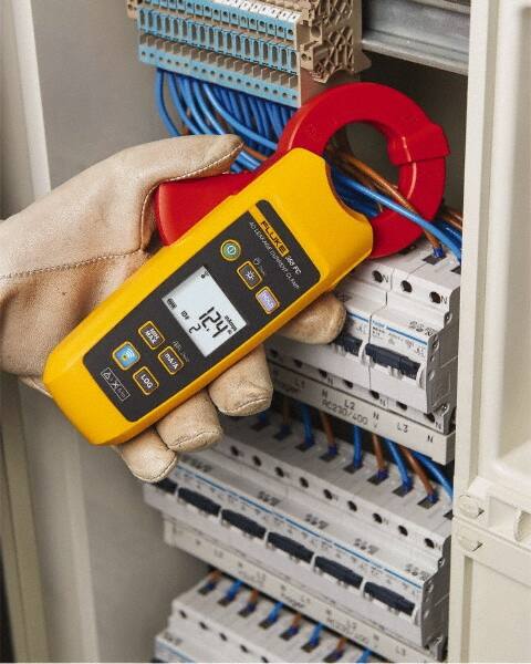 Leakage Clamp Meter: CAT III, 1.5748