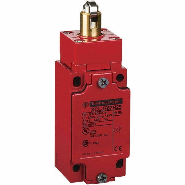 240 VAC, 10 Amp, Safety Limit Switch MPN:XCLJ567H29