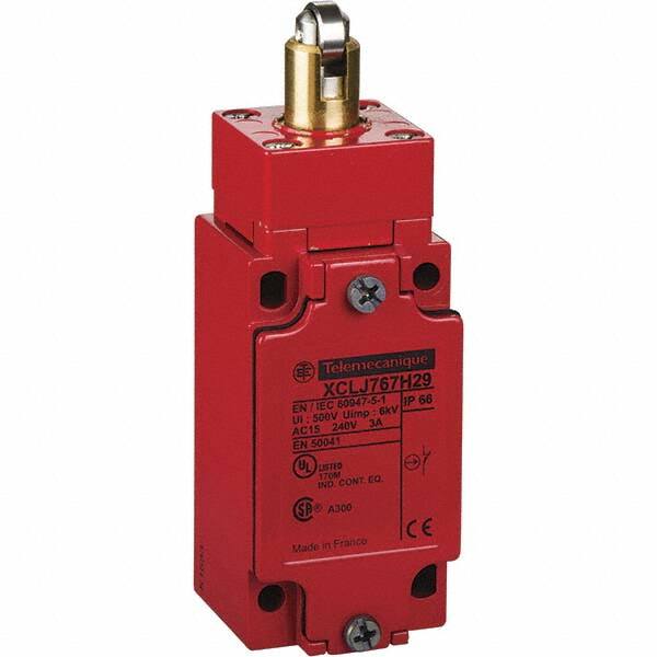 240 VAC, 10 Amp, Safety Limit Switch MPN:XCLJ767H29